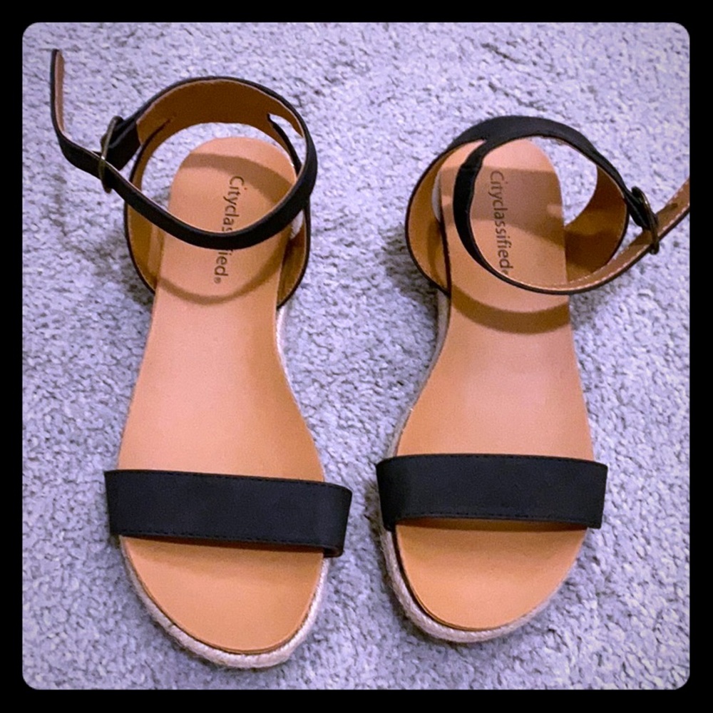 Sandals never worn